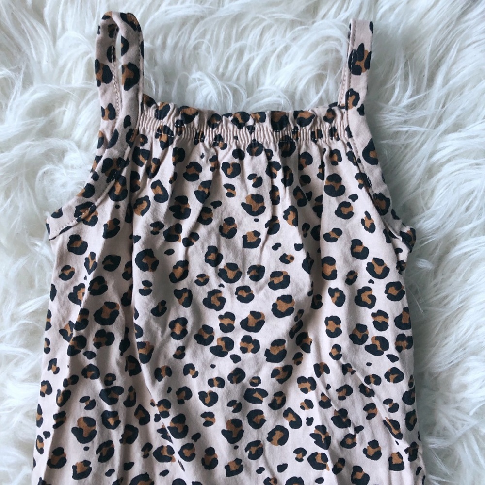 ✨HOST PICKx2✨ H&M Leopard Print Romper - Picture 2 of 3